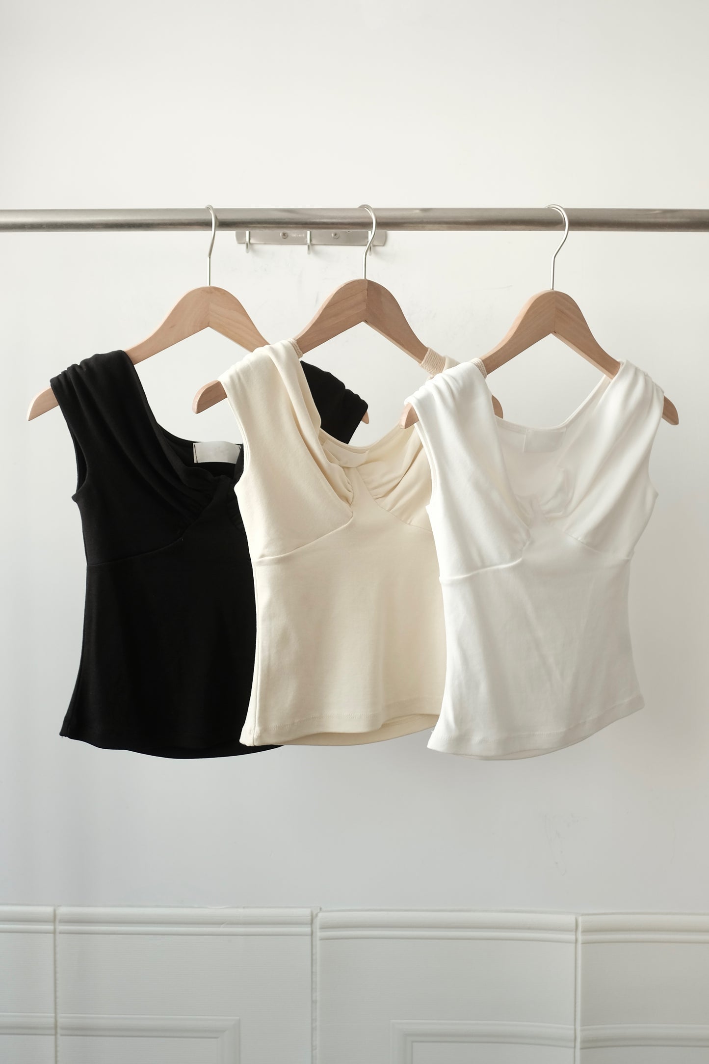 250436 Eloise Cross Top
