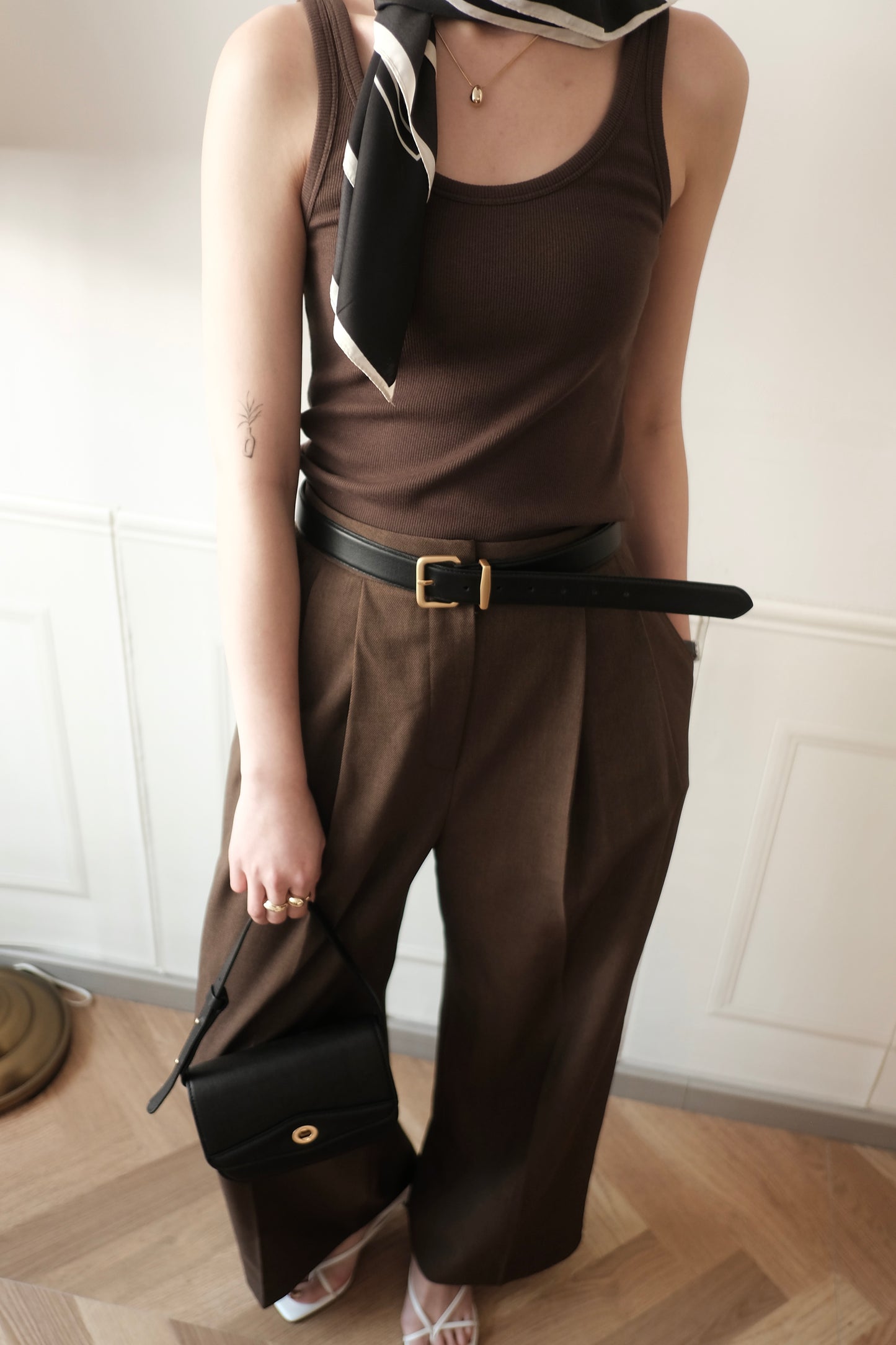 250220 U Neck Vest