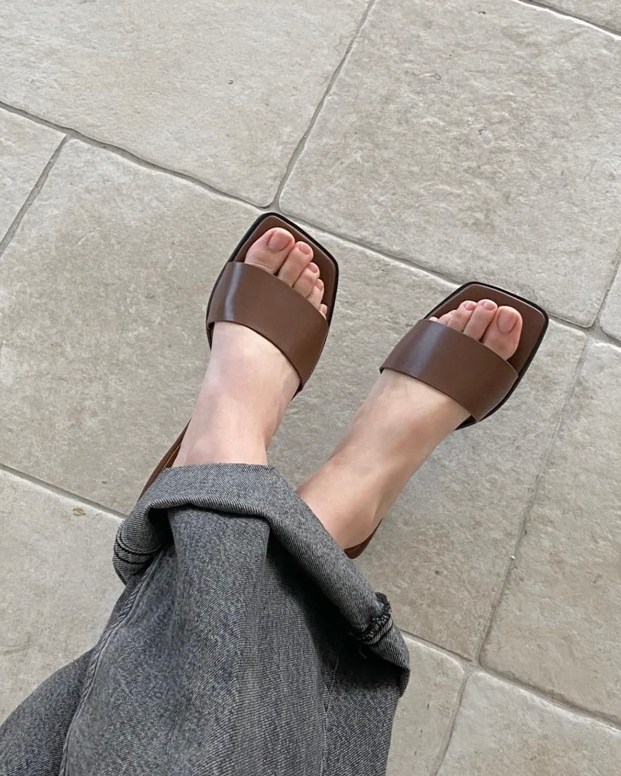 0665 Piece Sandals