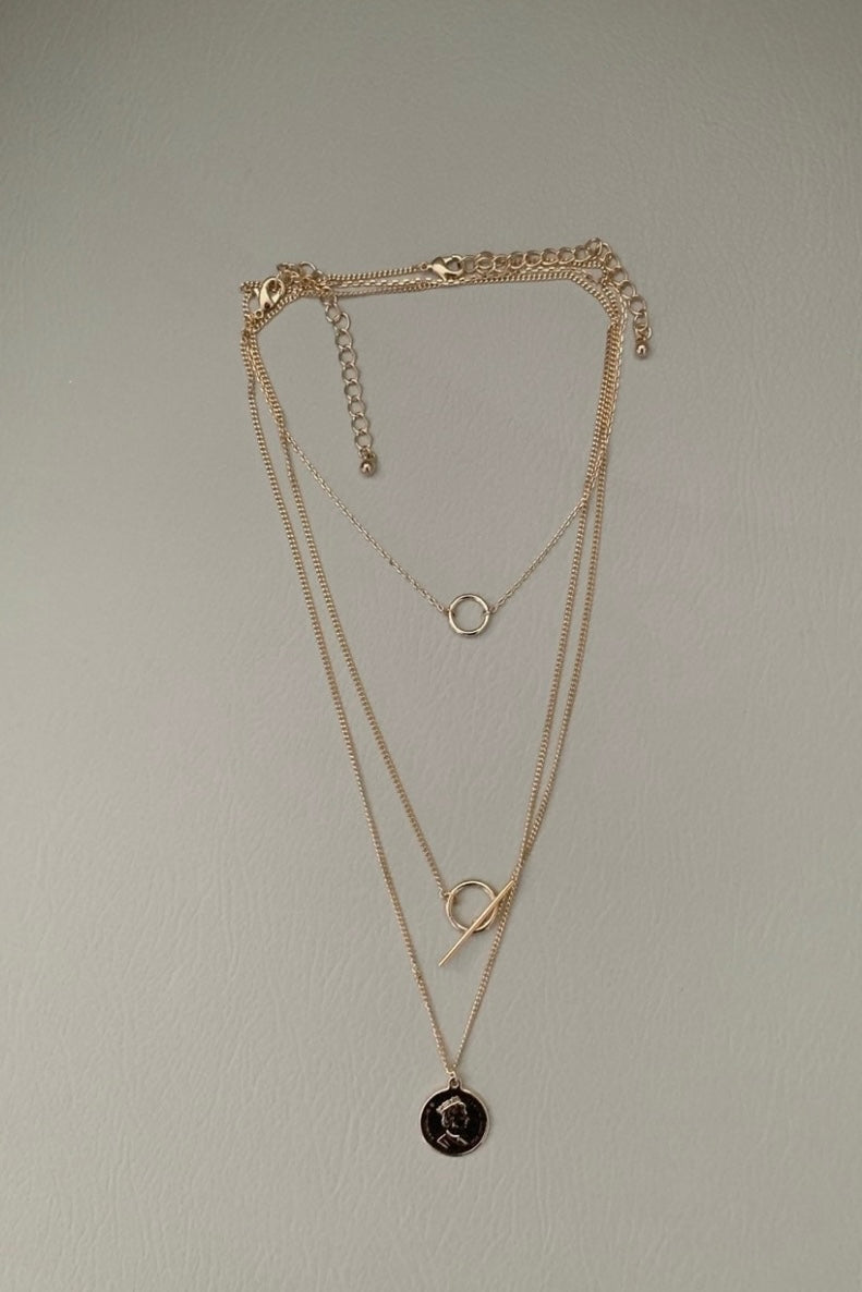 250670 Crown & Sunshine Necklace Set
