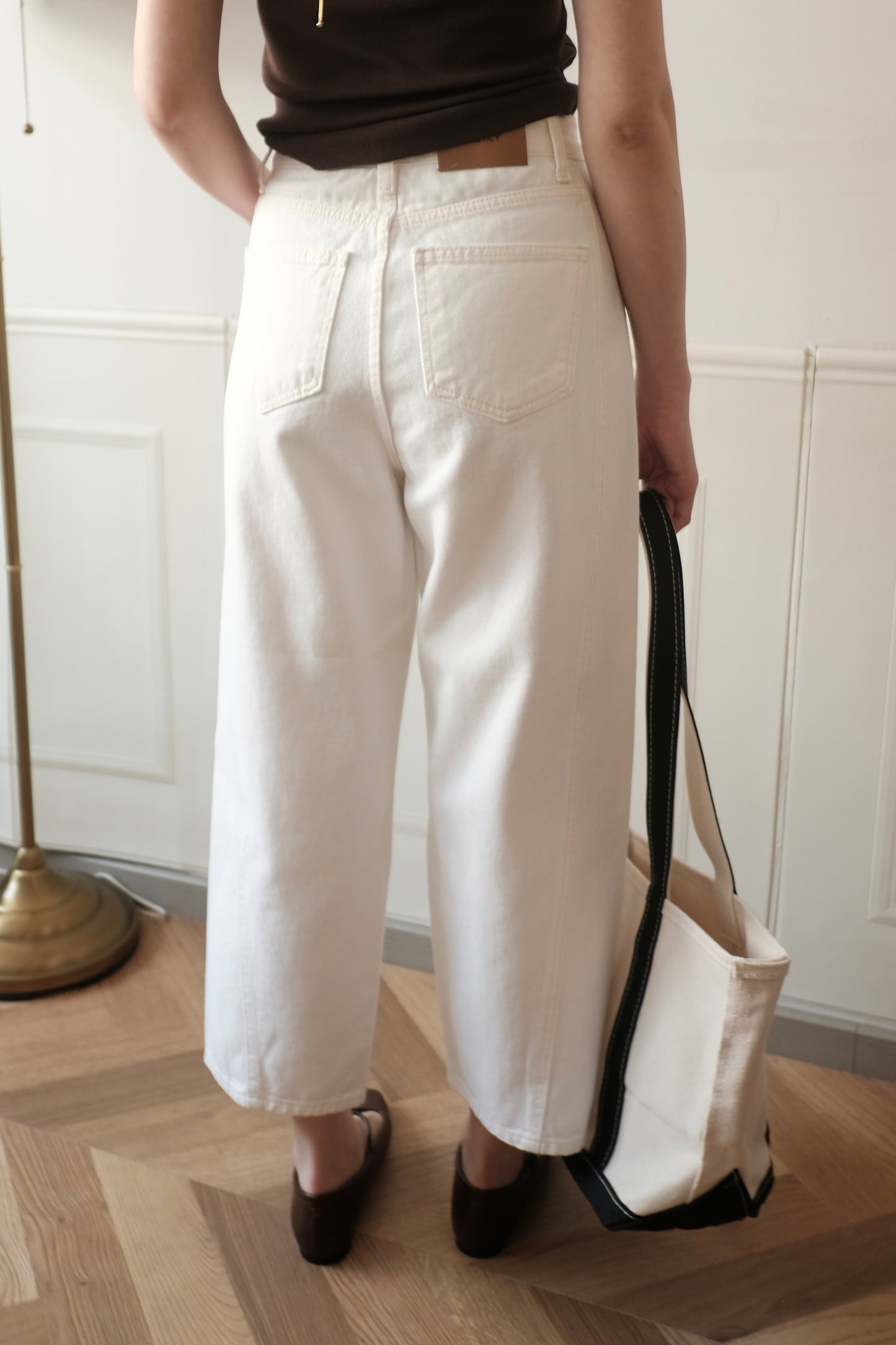 250221 Culve Cut Jeans