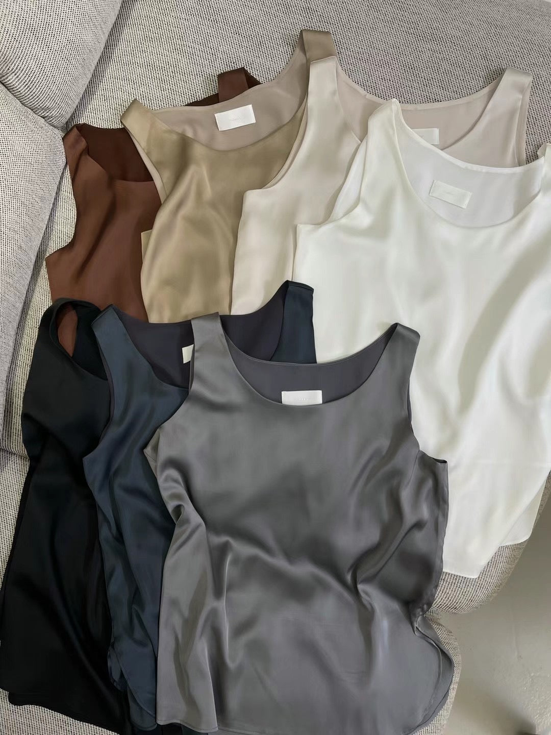 0963 - Reorder René Silky Top (PT2.SHOWROOM 有DISPLAY)