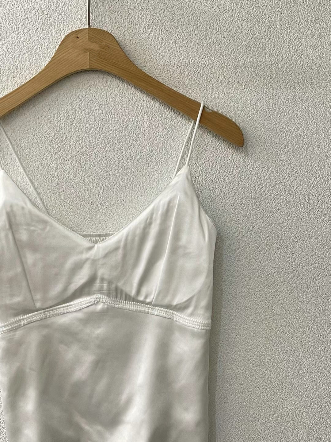V09 - La Verne Silky Top