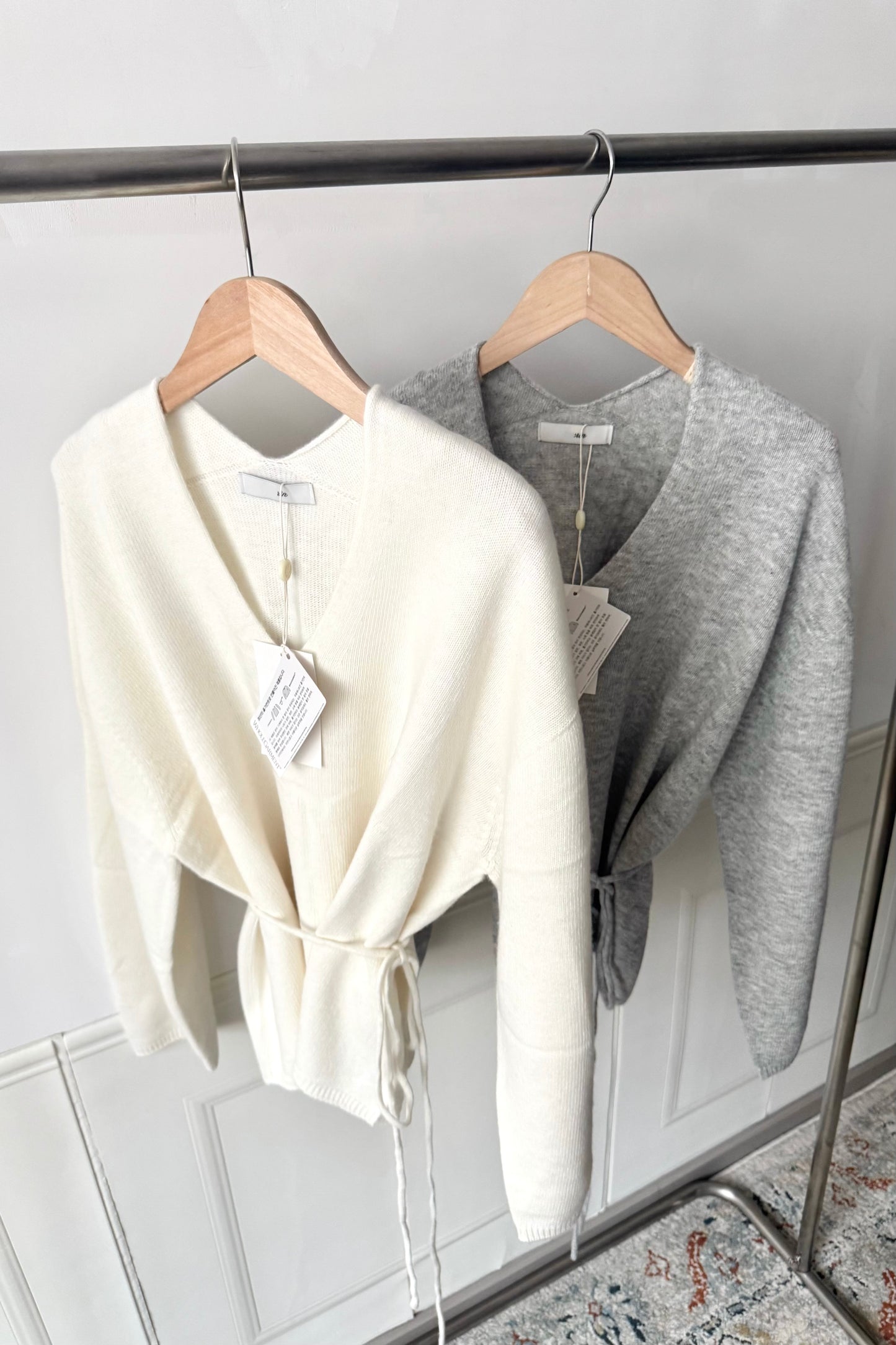 250906 Lison v neck knitwear