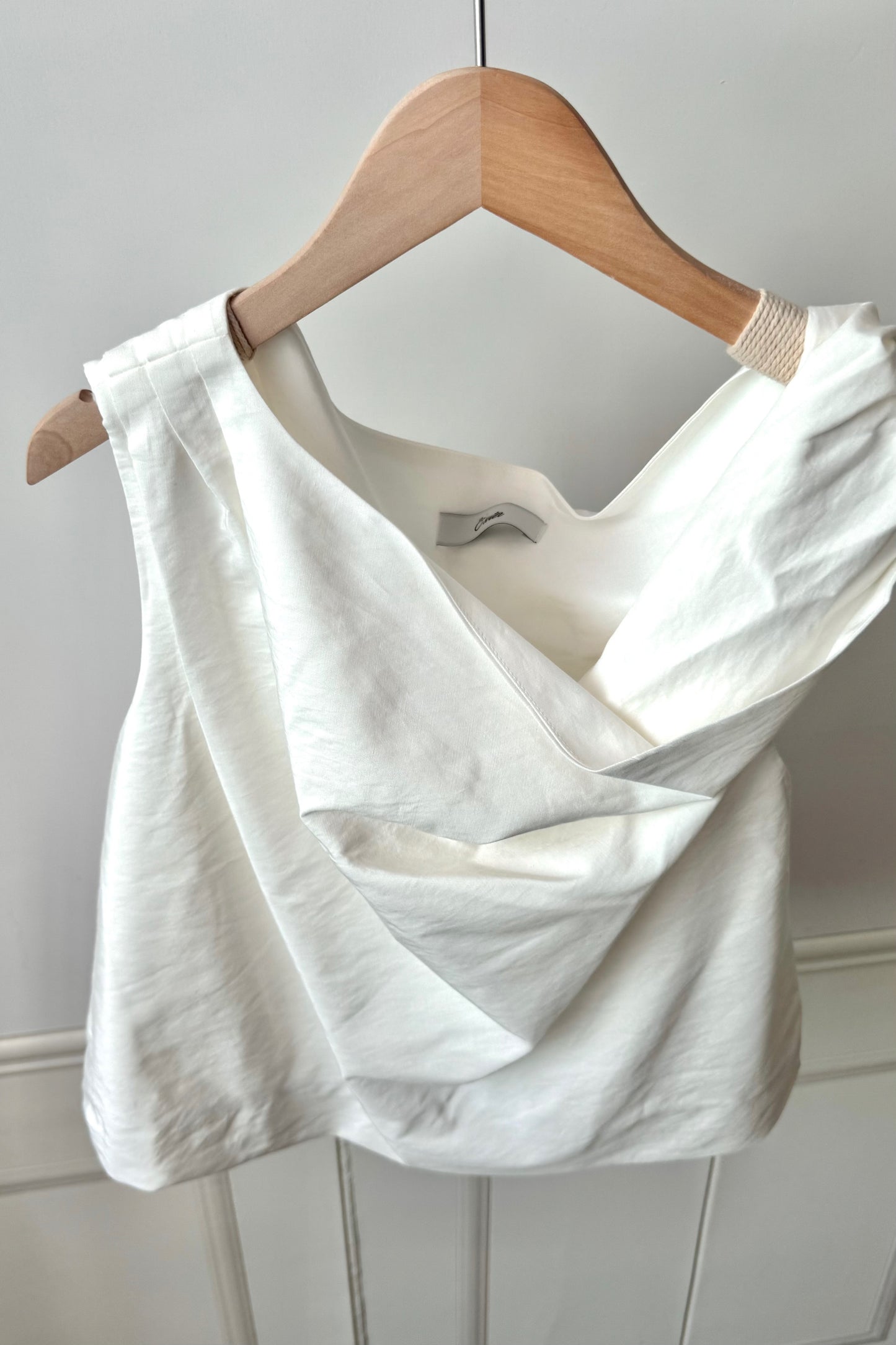 250660 Ella Asymmetrical Puff Top