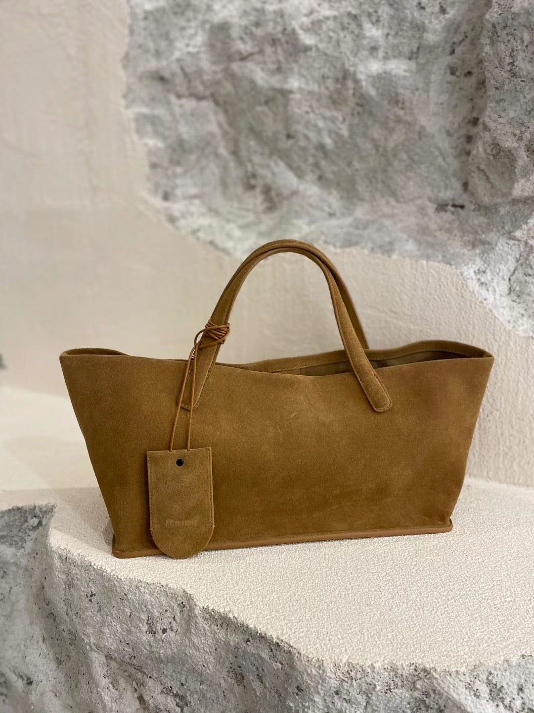 1110 Olsen Leather Tote (SHOWROOM 有DISPLAY)