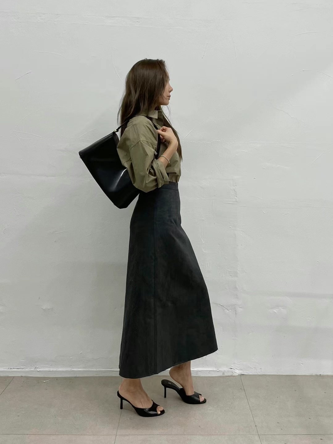 SK10 - Back Slit Suede Skirt