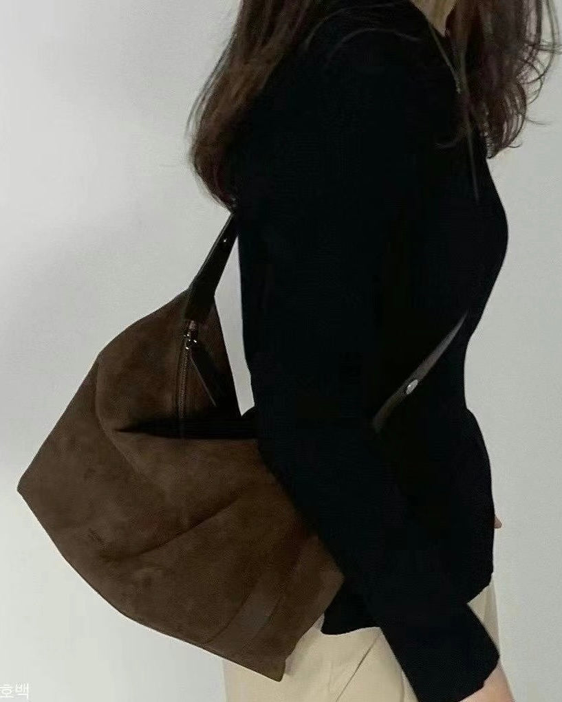 0953 - Reorder Parisian Suede Handbag (PT2.SHOWROOM 未有DISPLAY)