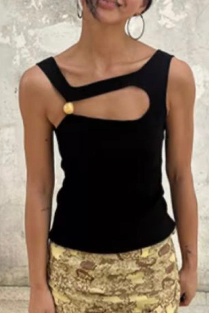 250719 Cut out Tank Top (Inspiration)