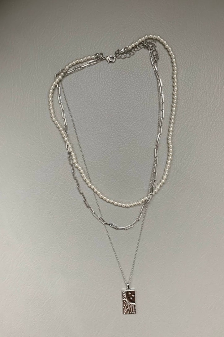 250670 Crown & Sunshine Necklace Set