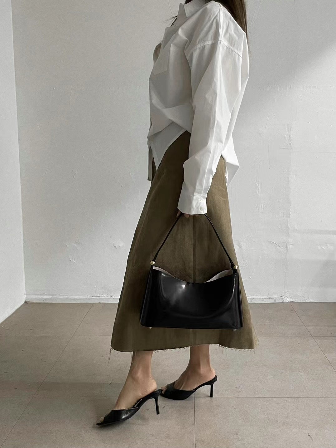 SK10 - Back Slit Suede Skirt