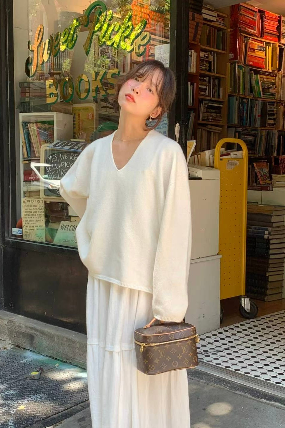 250906 Lison v neck knitwear