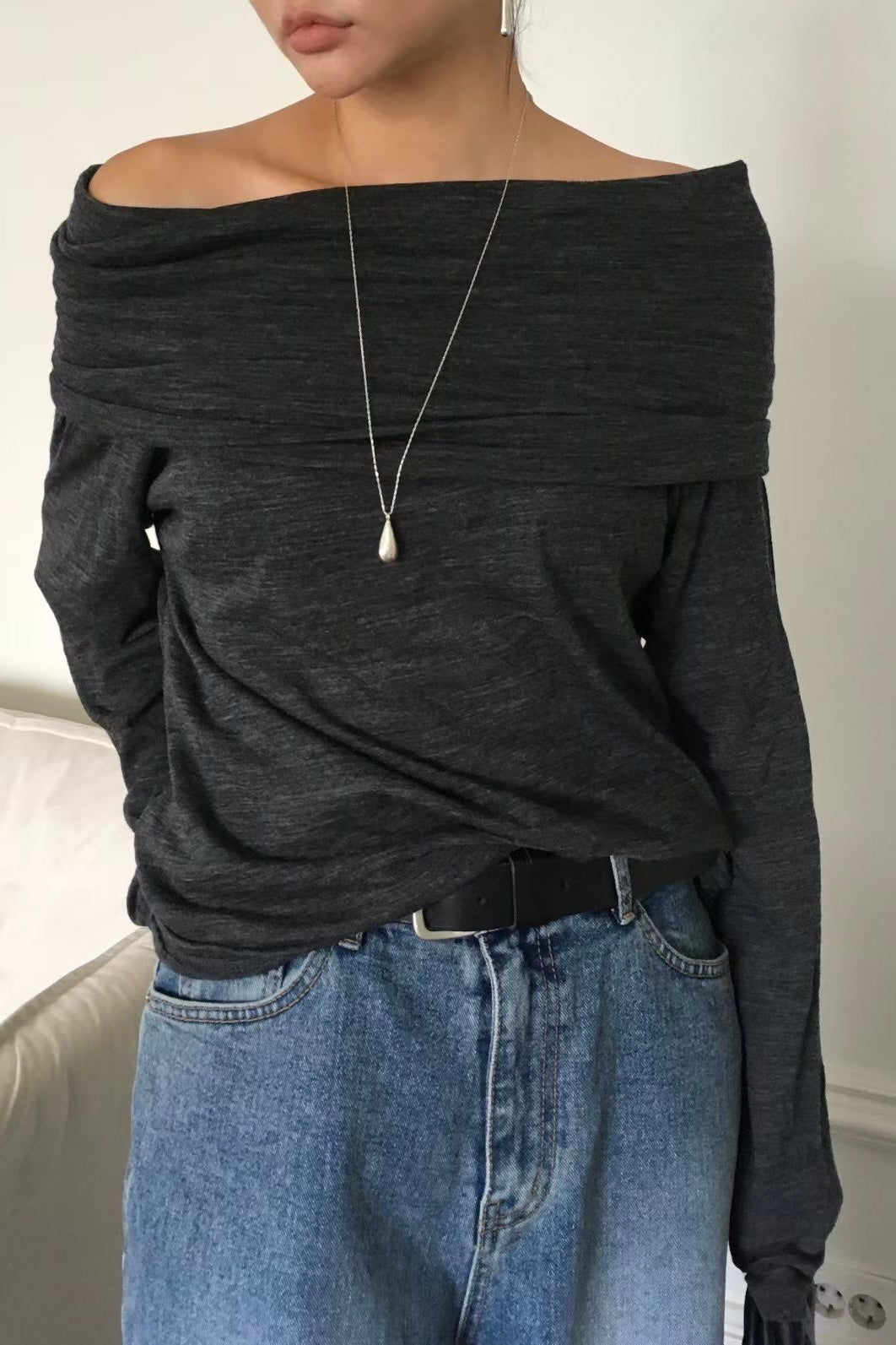 250915 Capucine off shoulder top