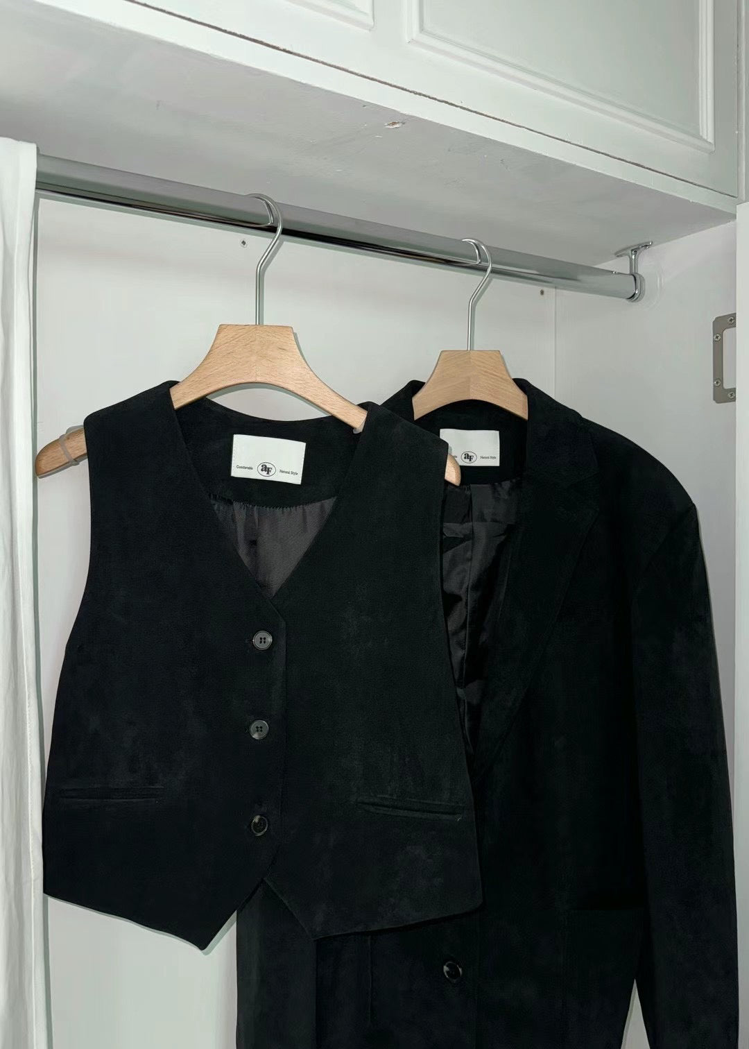 0904 Mãeve Suede Waistcoat (PT2.SHOWROOM 有DISPLAY)