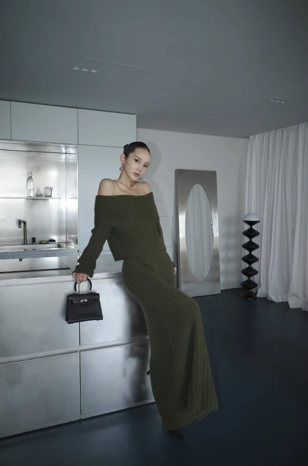 1109 Sandra Off Shoulder (SHOWROOM 有DISPLAY)