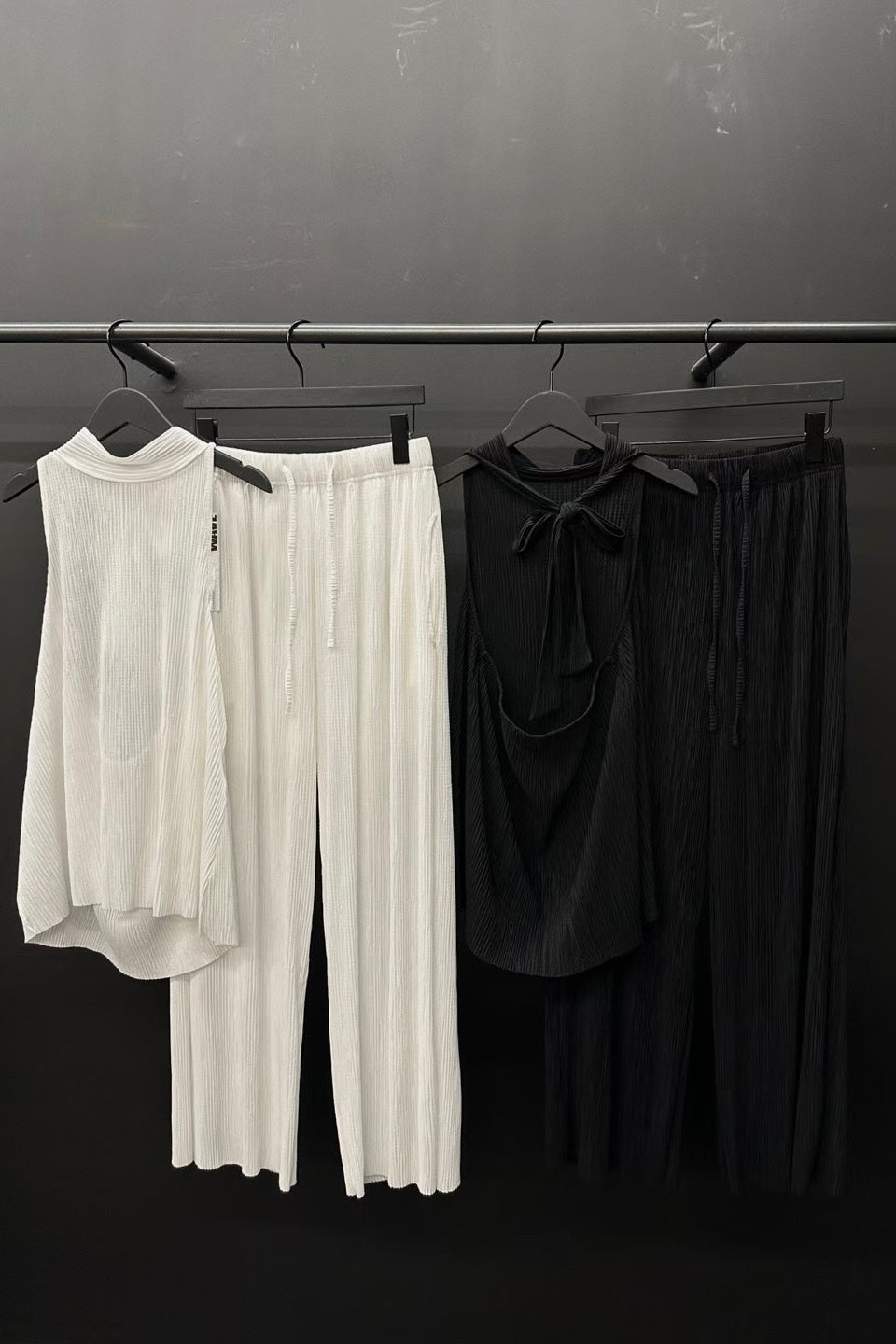 250706 Claire Pleated Halterneck Set (Top / Pants)