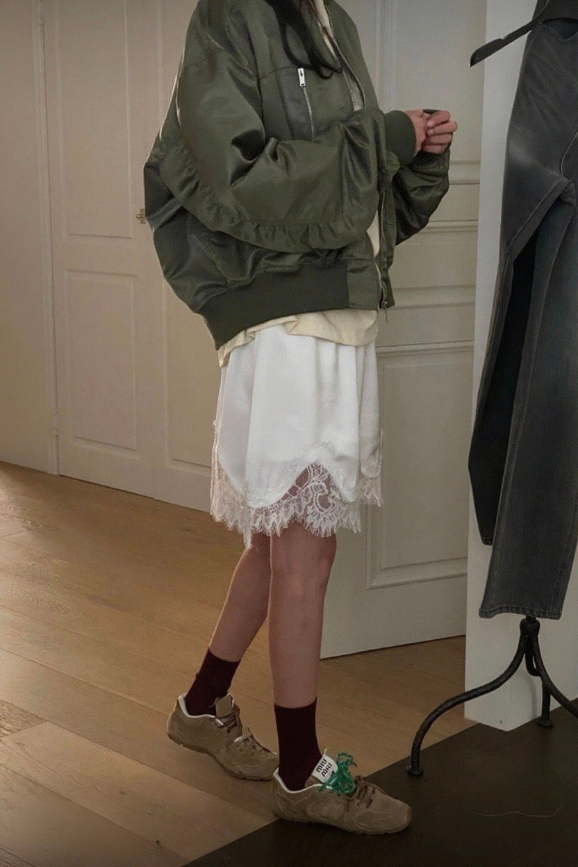 250945 Lace Trim Short Satin Skirt