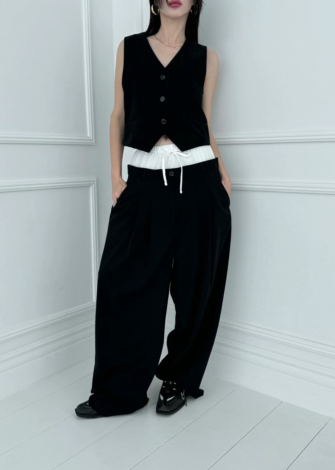 0904 Mãeve Suede Waistcoat (PT2.SHOWROOM 有DISPLAY)