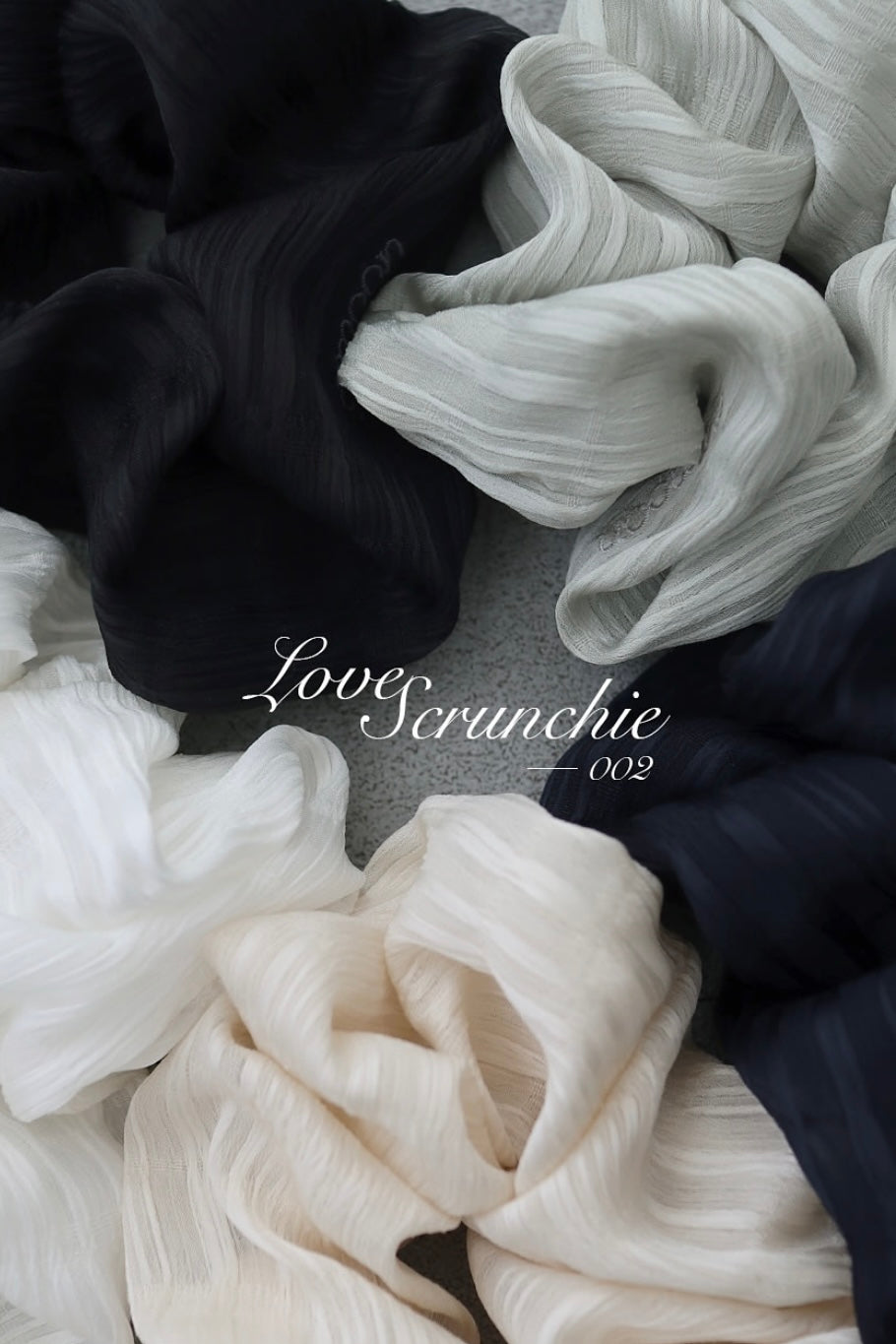 Sumoonday Love Scrunchie 002