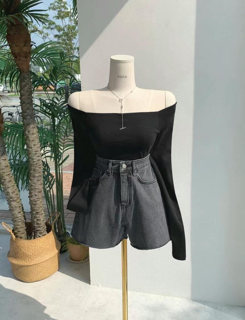 LS04 - Classic Off shoulder Top