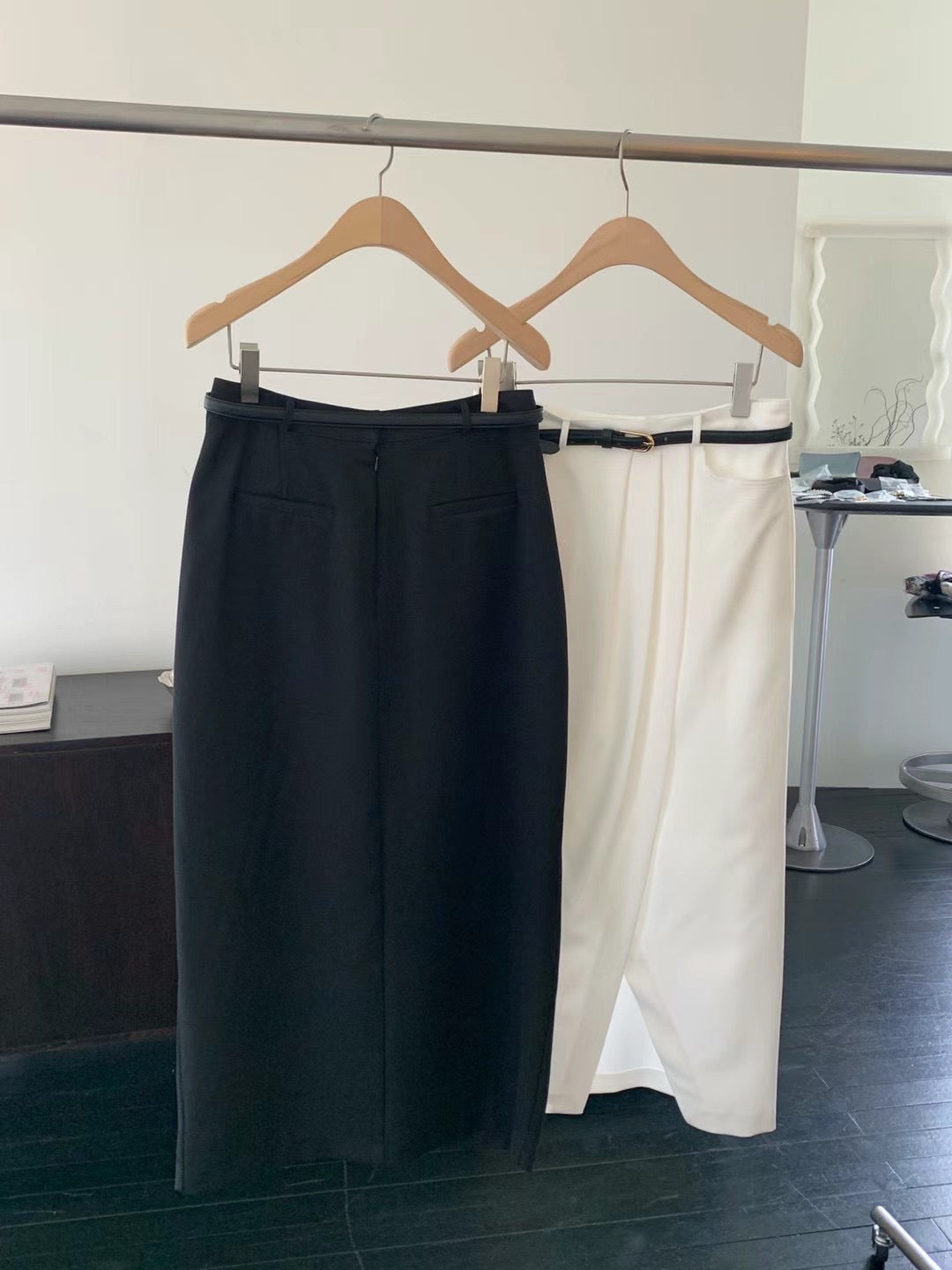 0942 Sylvie Slit Skirt with belt (PT1.SHOWROOM 有DISPLAY)