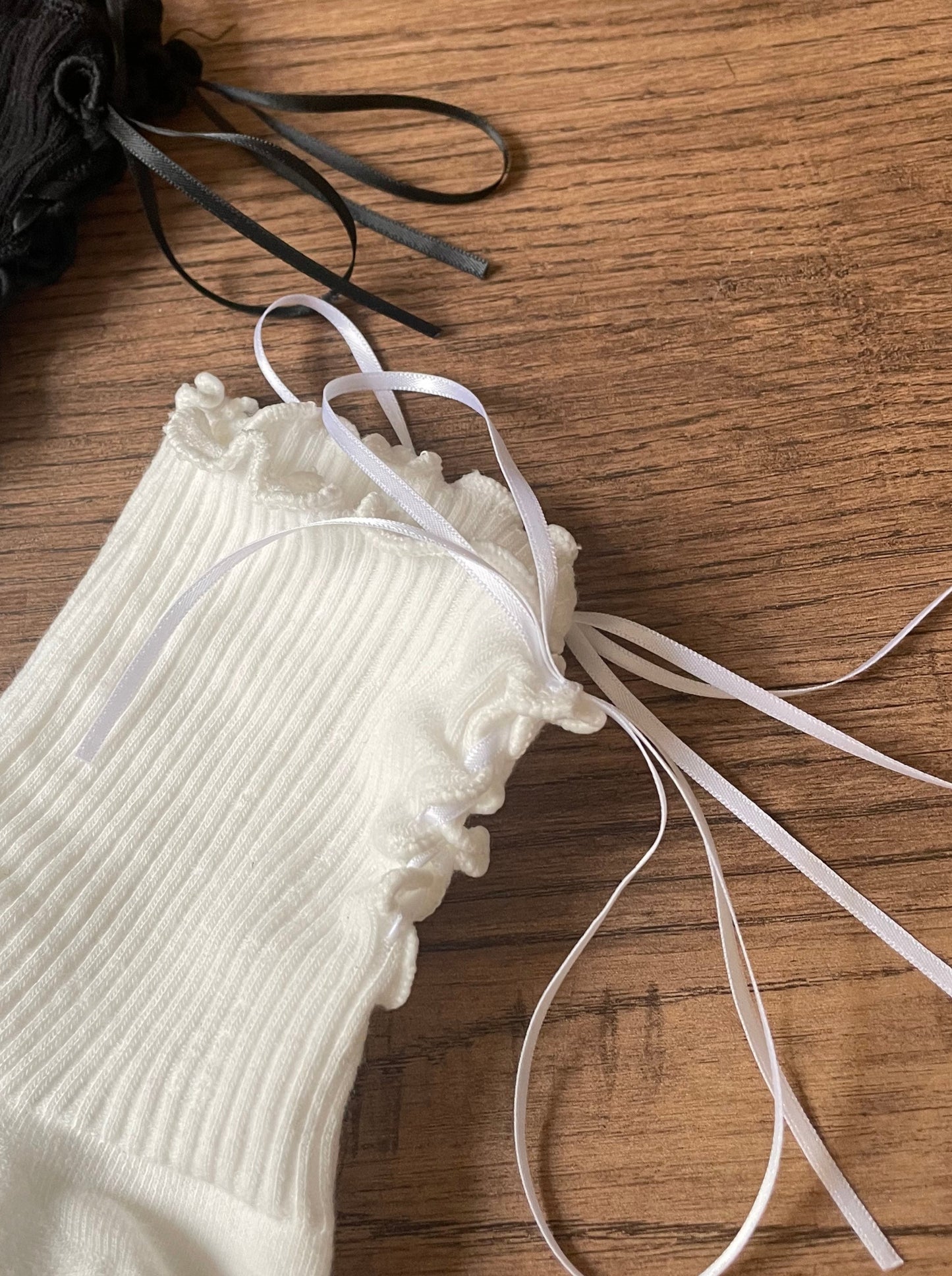 A24 - Back Ribbon Socks