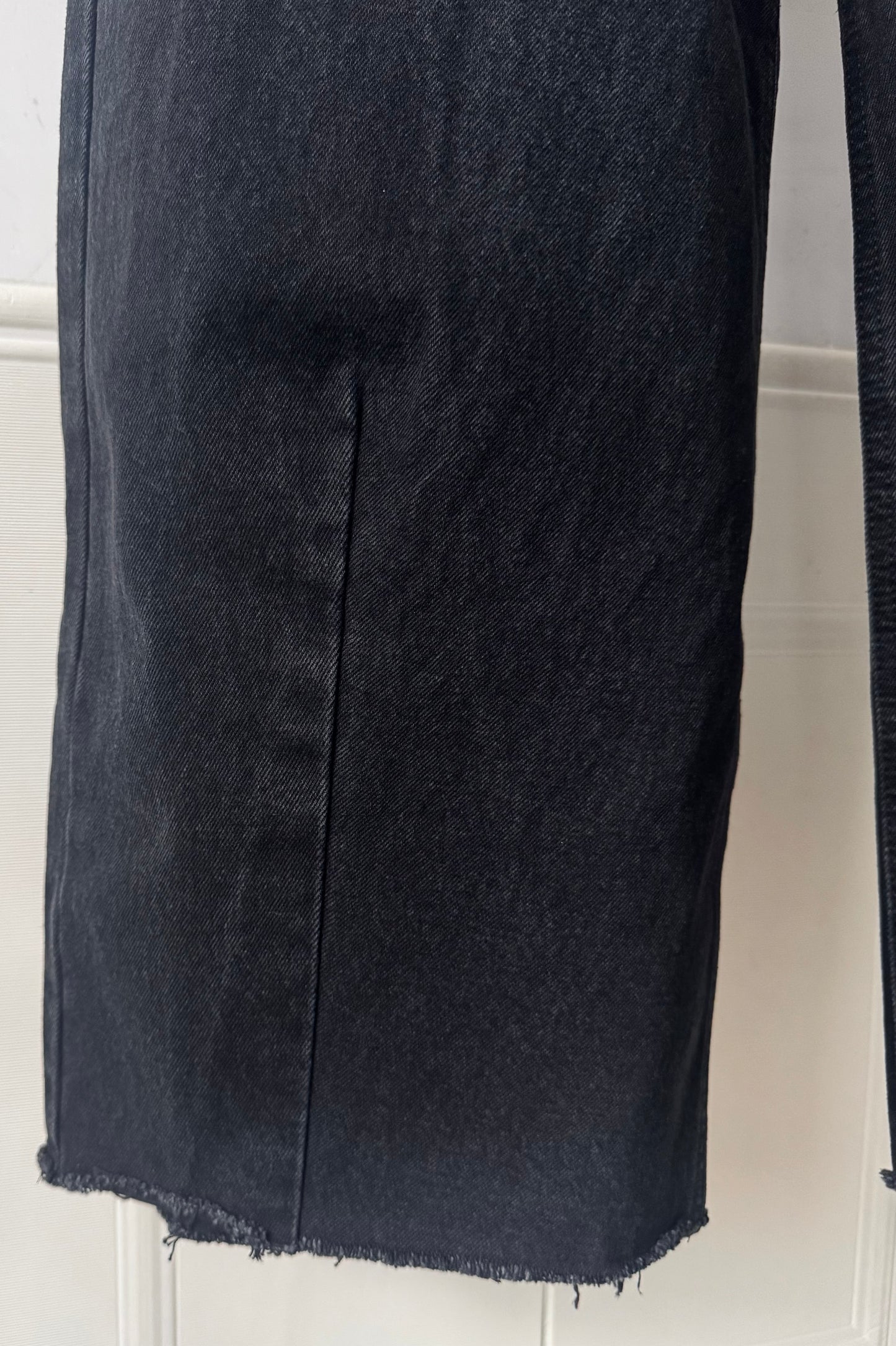 250911 Curve Cut Denim Jeans