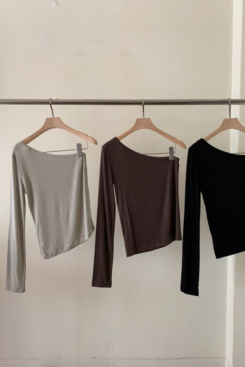 250924 2way one shoulder long sleeves