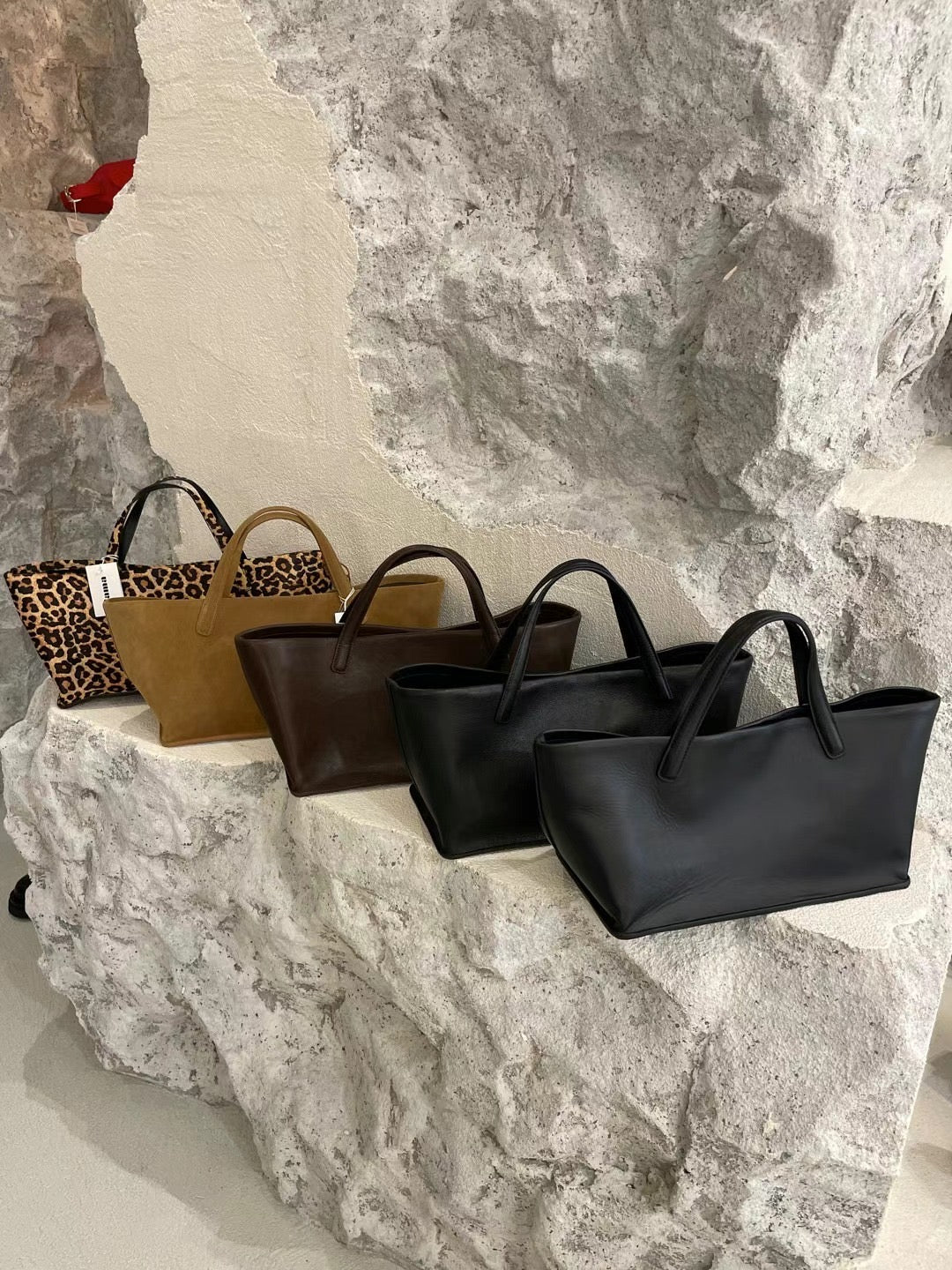 1110 Olsen Leather Tote (SHOWROOM 有DISPLAY)
