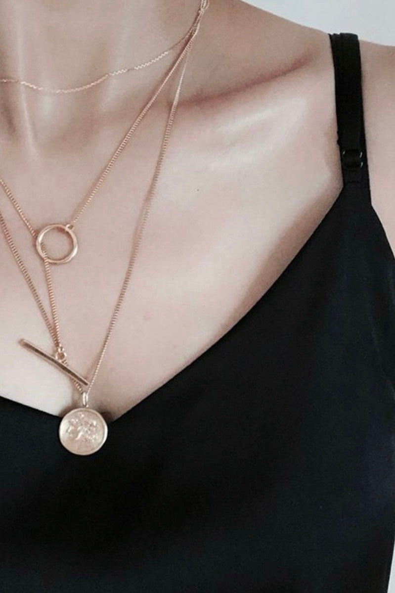 250670 Crown & Sunshine Necklace Set
