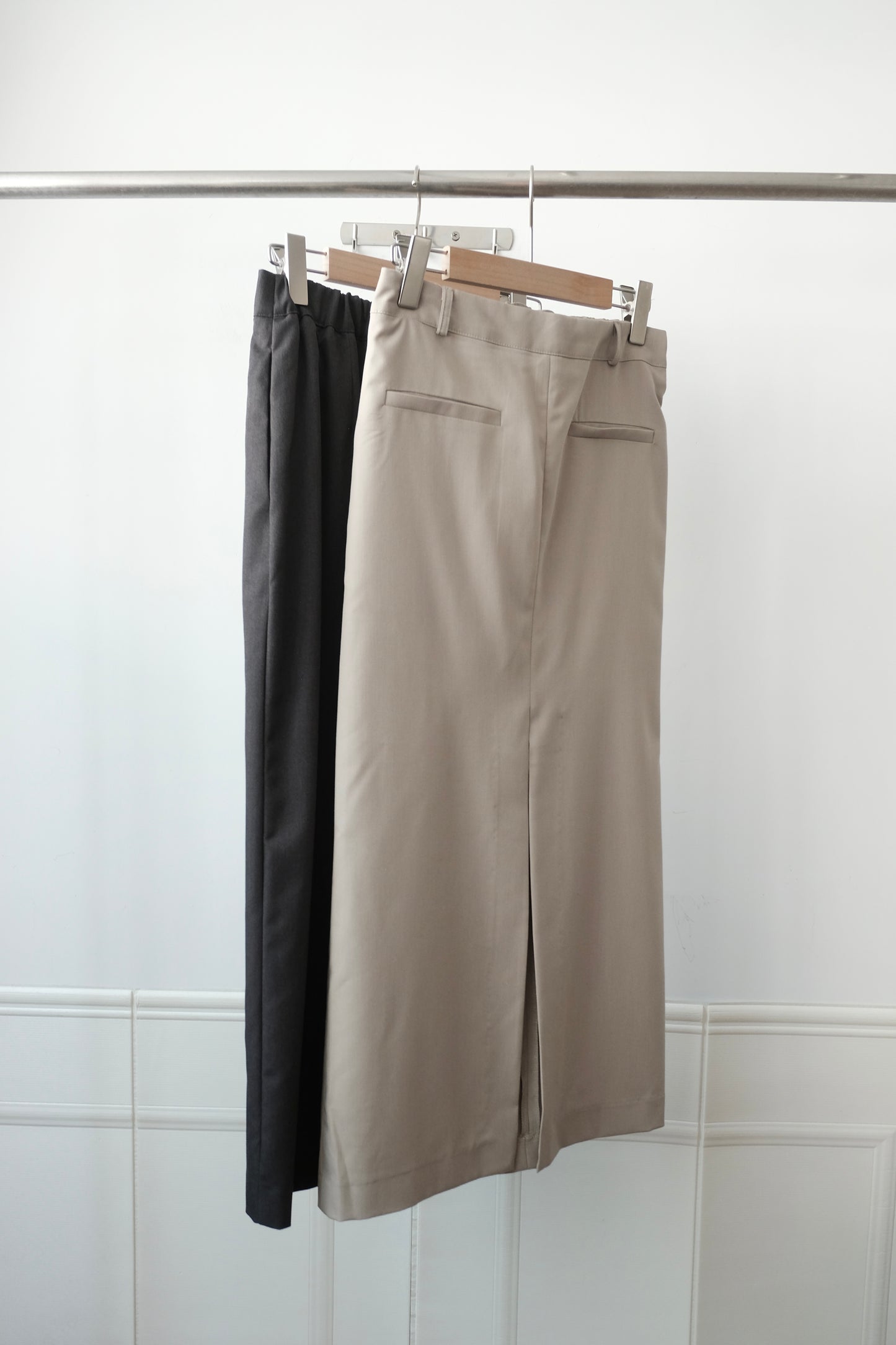 250435 Capri Straight Skirt
