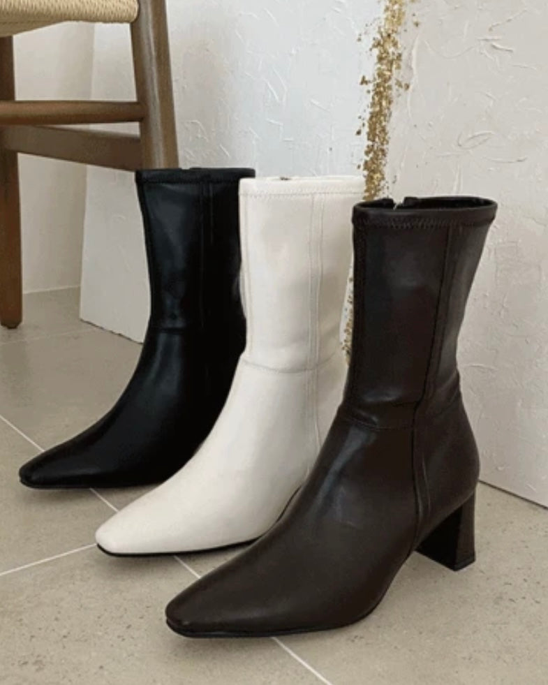 1118 Larinda Boots