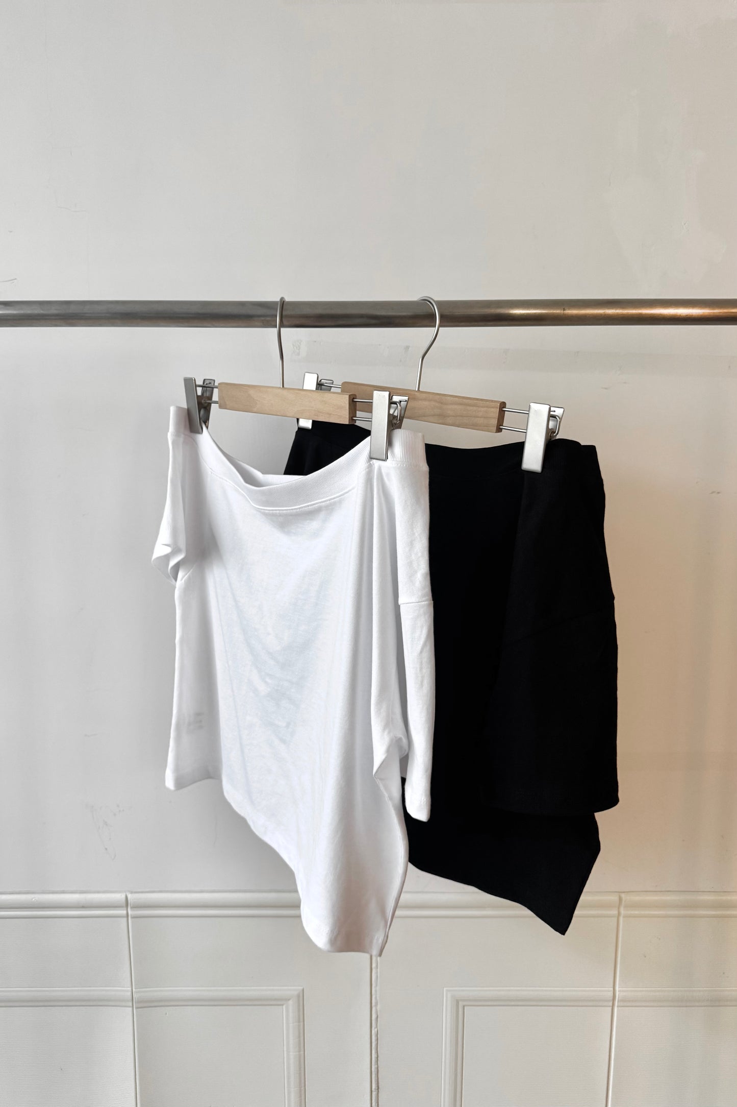 240718 Asymmetrical off shoulder Tee