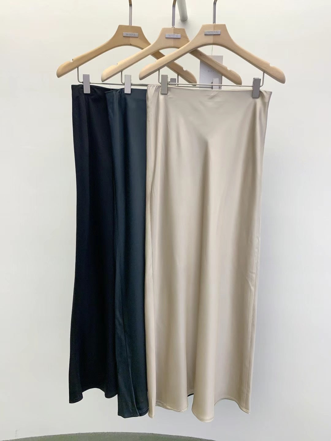 SS06(W) - Susana Satin Skirt - Summer Versio