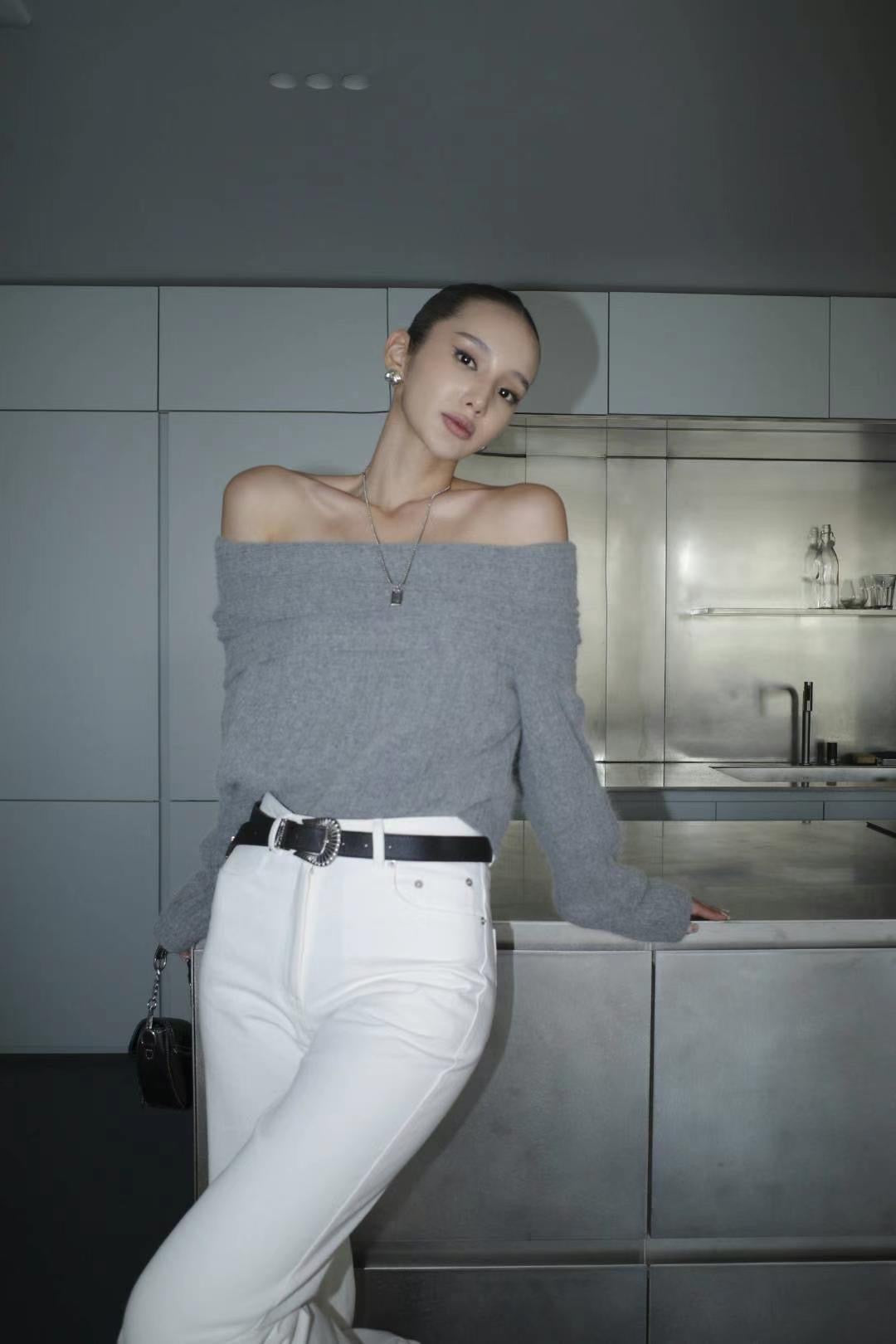 1109 Sandra Off Shoulder (SHOWROOM 有DISPLAY)