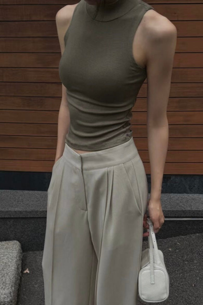 250931 90s sleeveless turtleneck