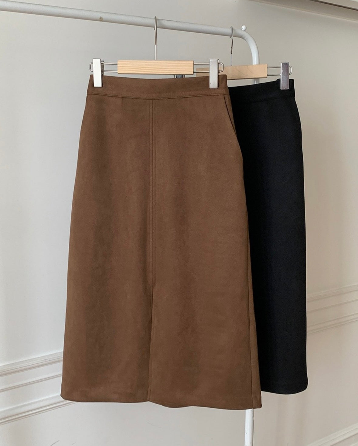 1211 Amelia Suede Slit Skirt (SHOWROOM 有DISPLAY)