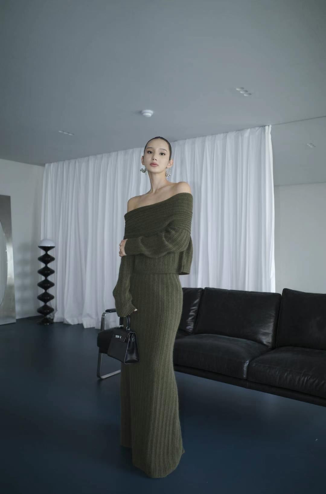 1109 Sandra Off Shoulder (SHOWROOM 有DISPLAY)