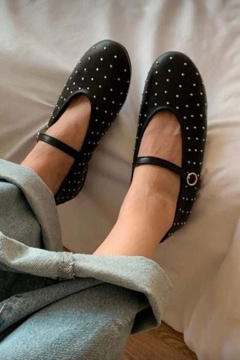 250937 Shiny dotted mary jane flats
