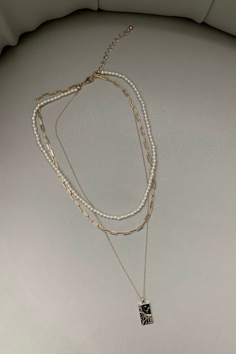 250670 Crown & Sunshine Necklace Set