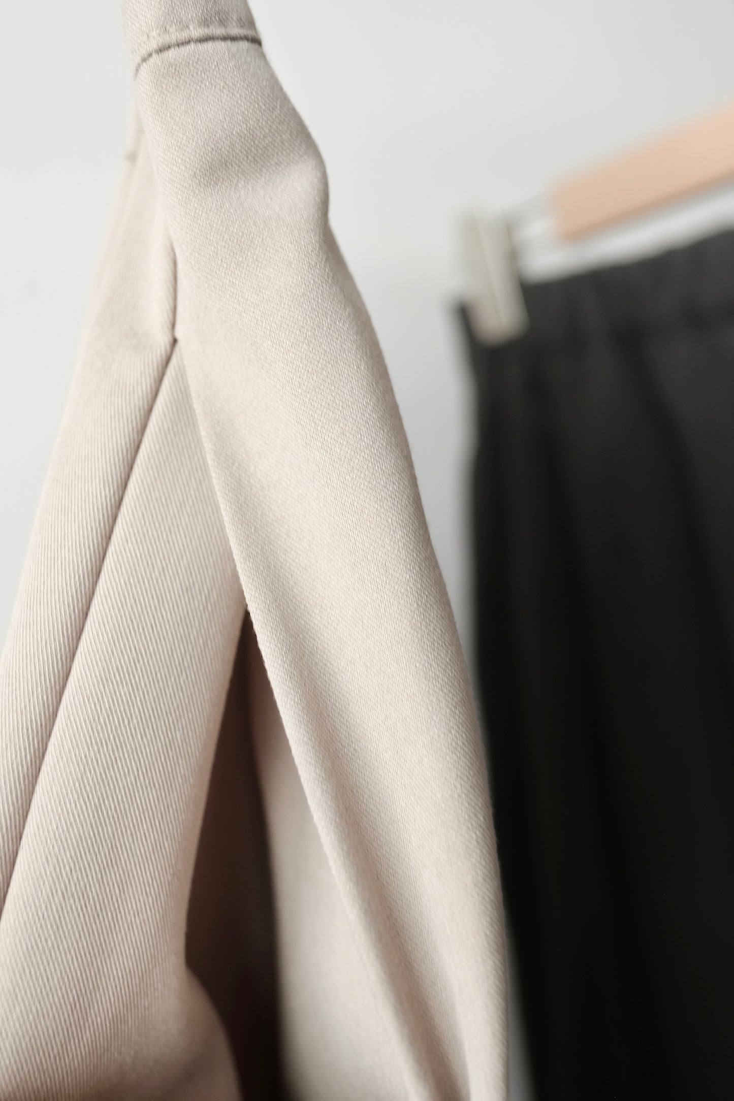 250435 Capri Straight Skirt