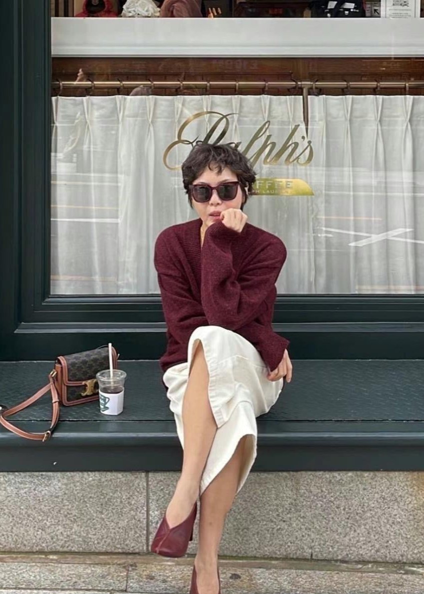 1106 Guinevere V neck Knitwear (SHOWROOM 有DISPLAY)
