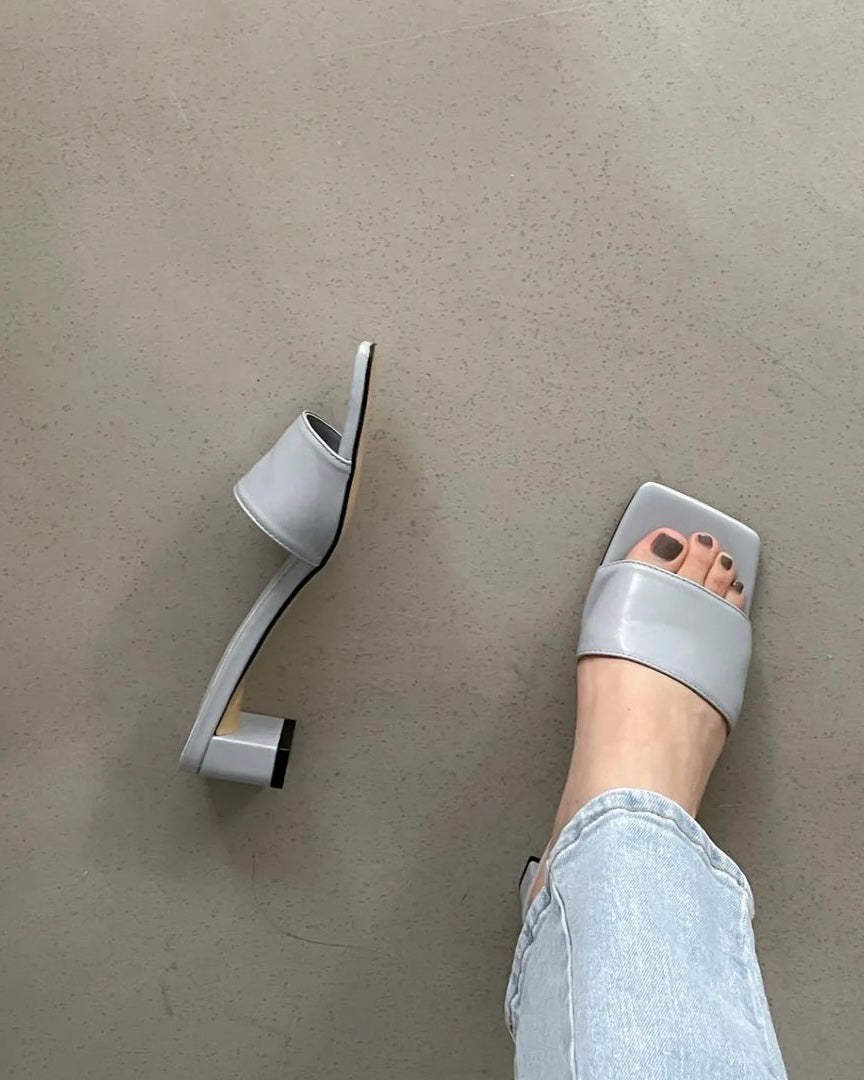 0665 Piece Sandals