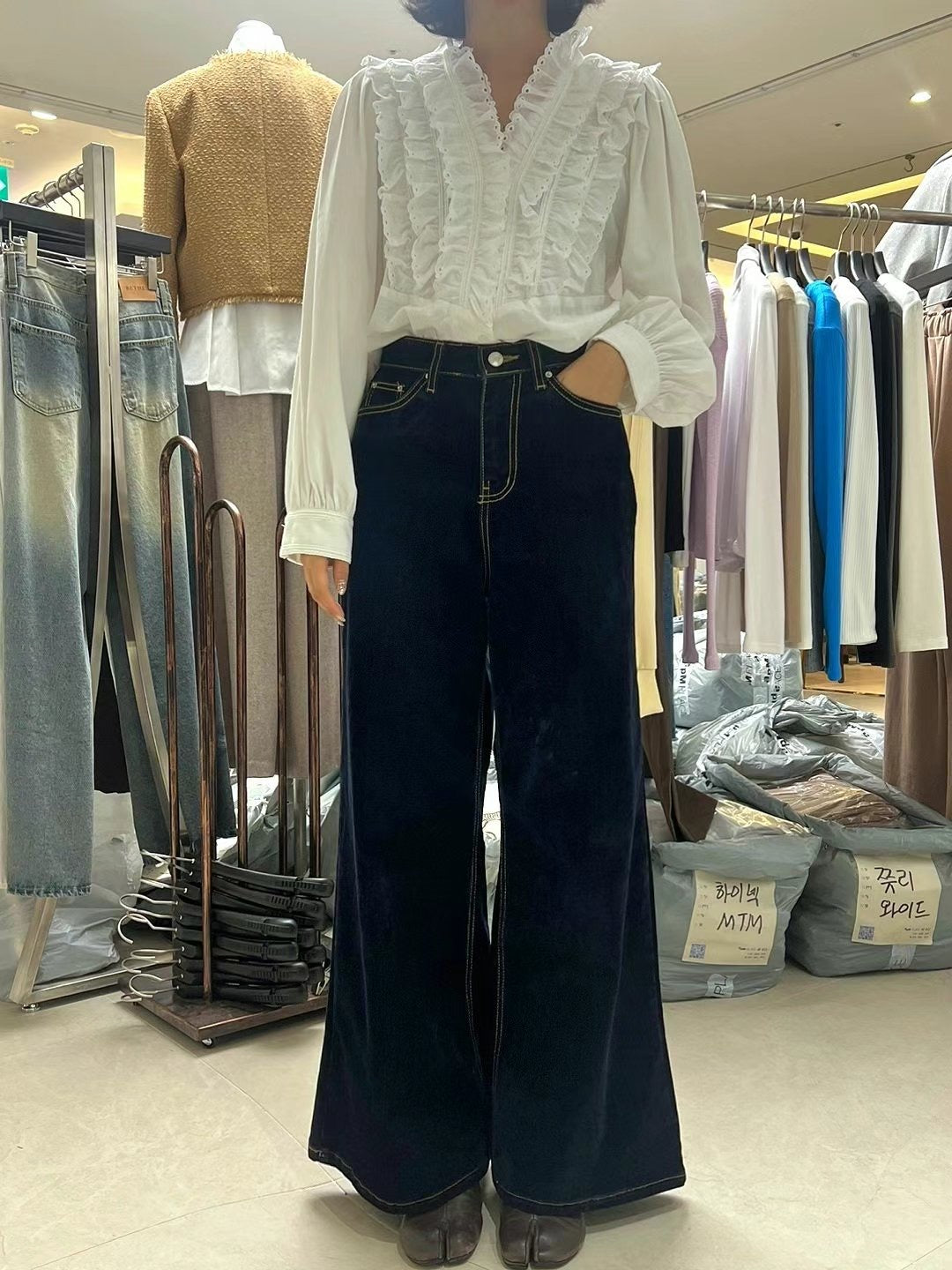 1022 Reorder French Velvet Flare Jeans (SHOWROOM 有DISPLAY)