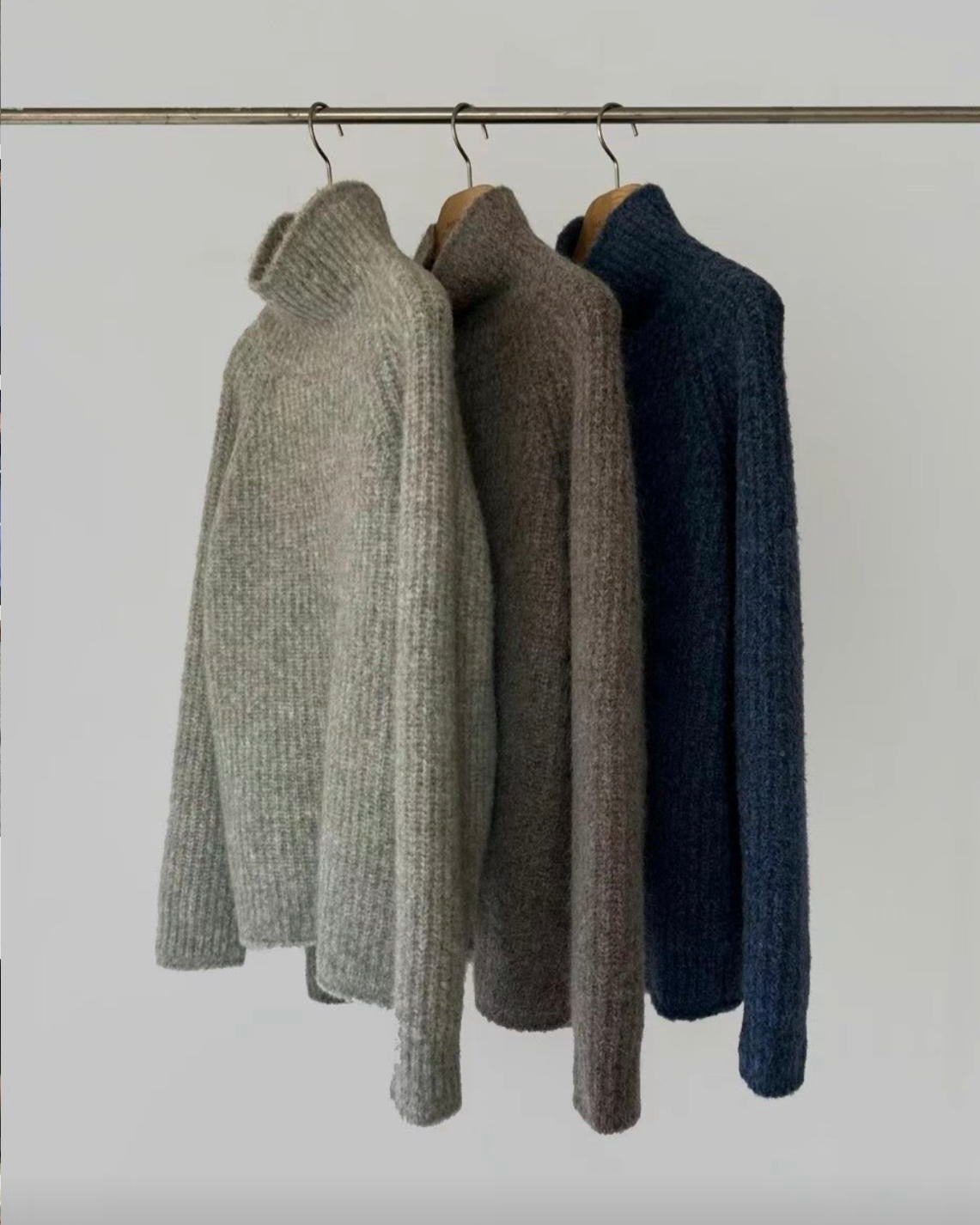 1216 Simone Turtleneck