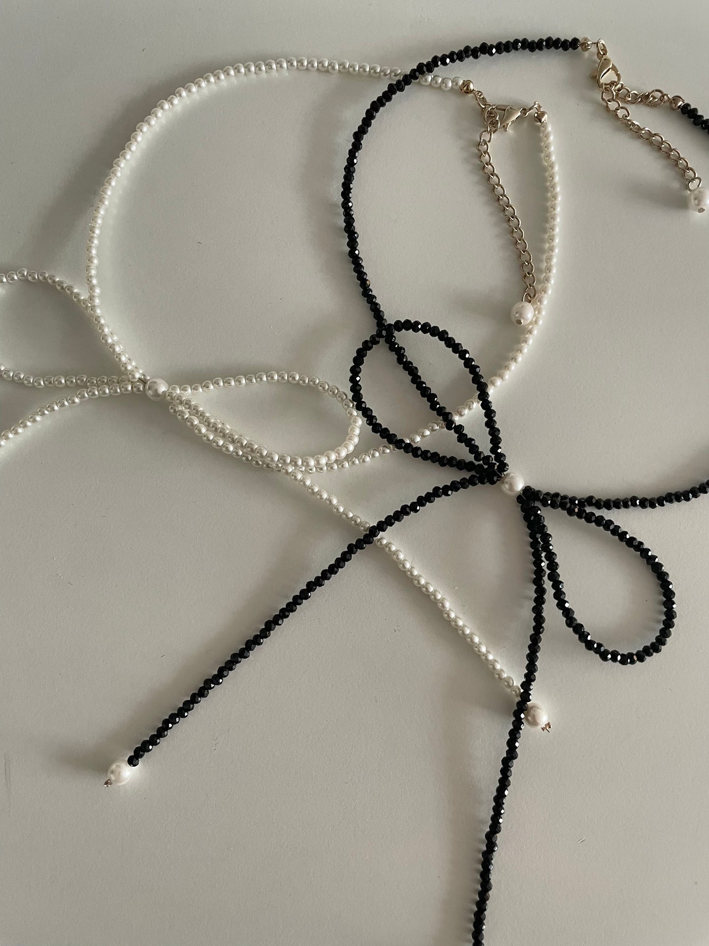 A06 - Ribbon Chocker