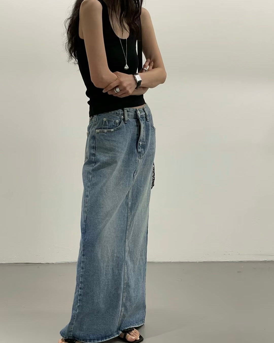 0699 U neck Tank Top