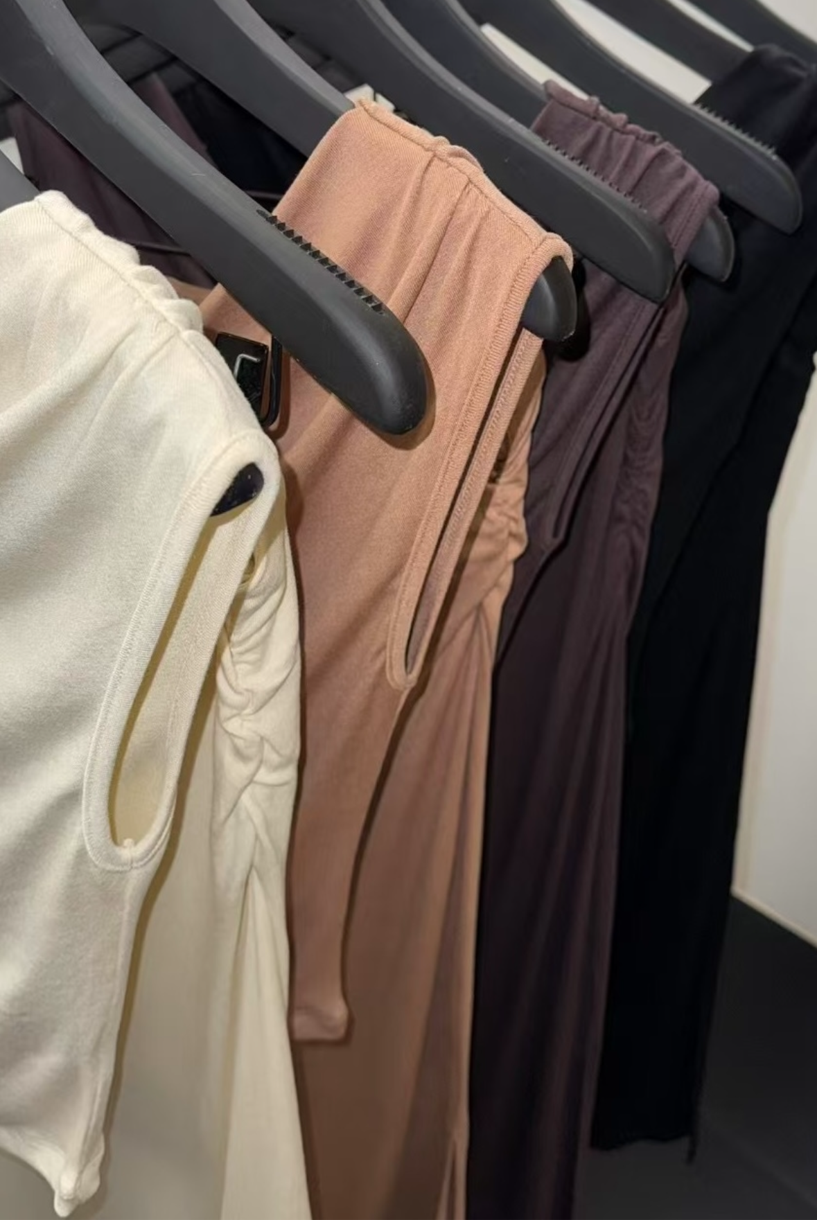 250415 Victoria Asymmetrical Set
