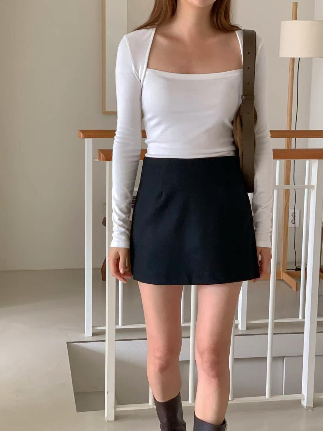 LS14 - Elizabeth Square Neck Top