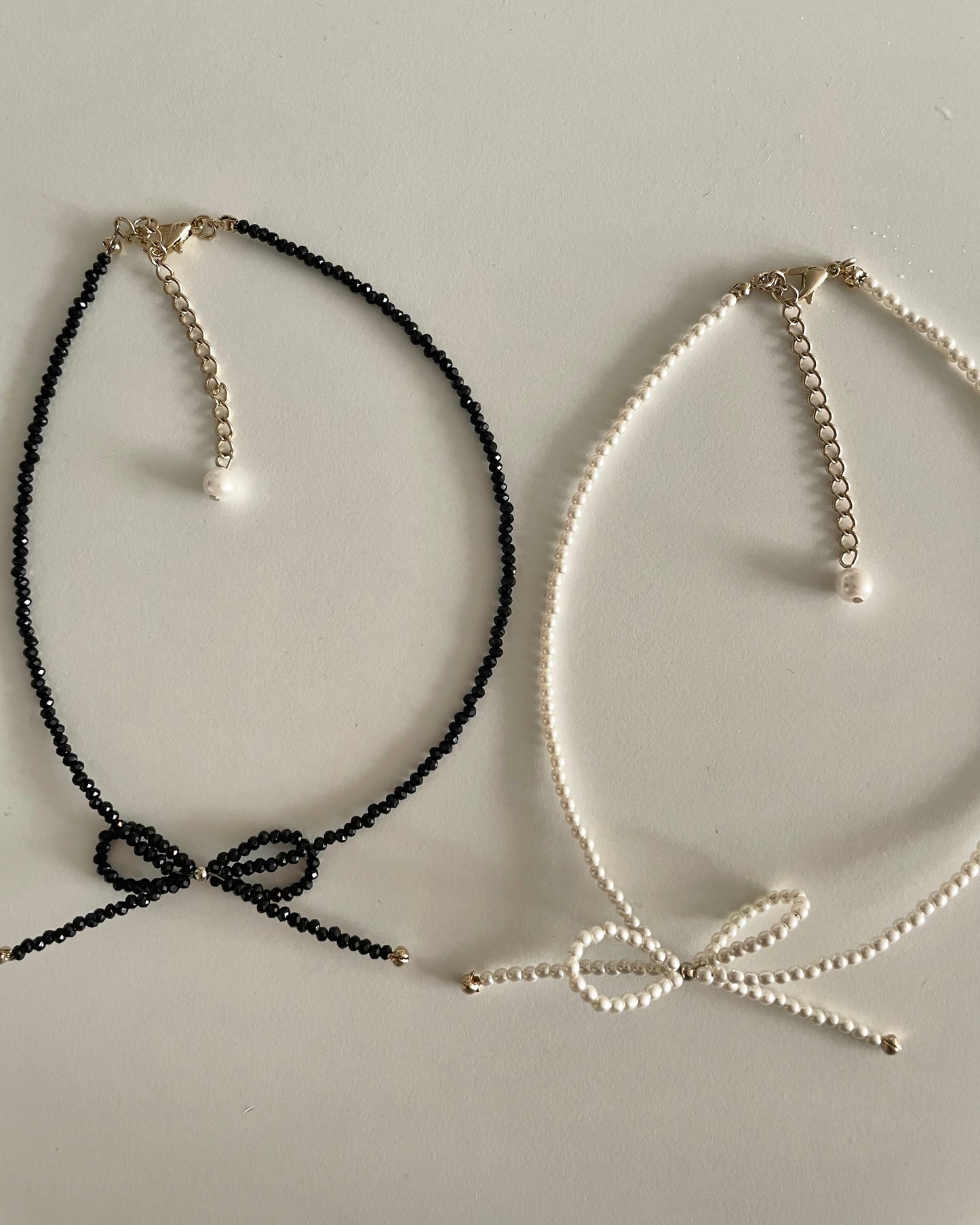 A06 - Ribbon Chocker